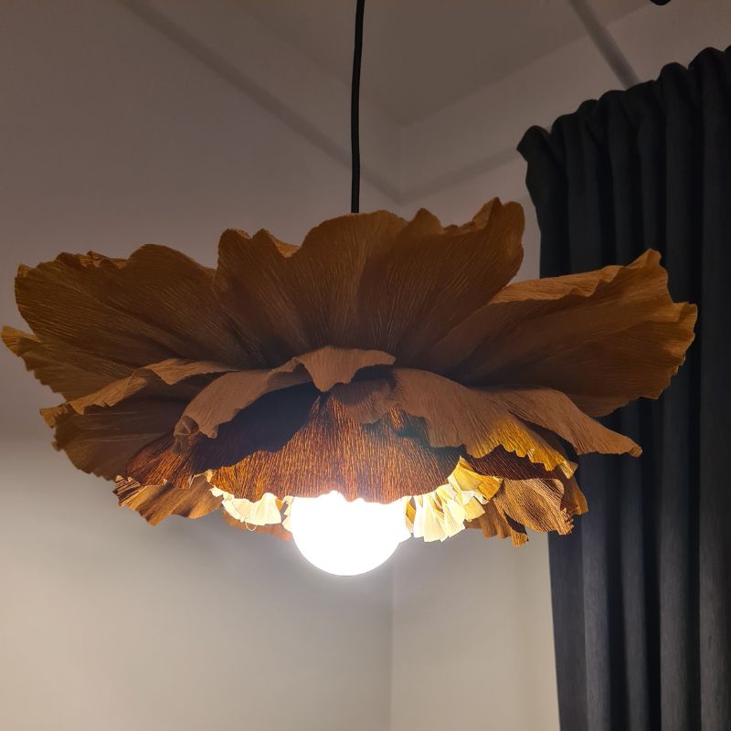 Liten brun blomlampa